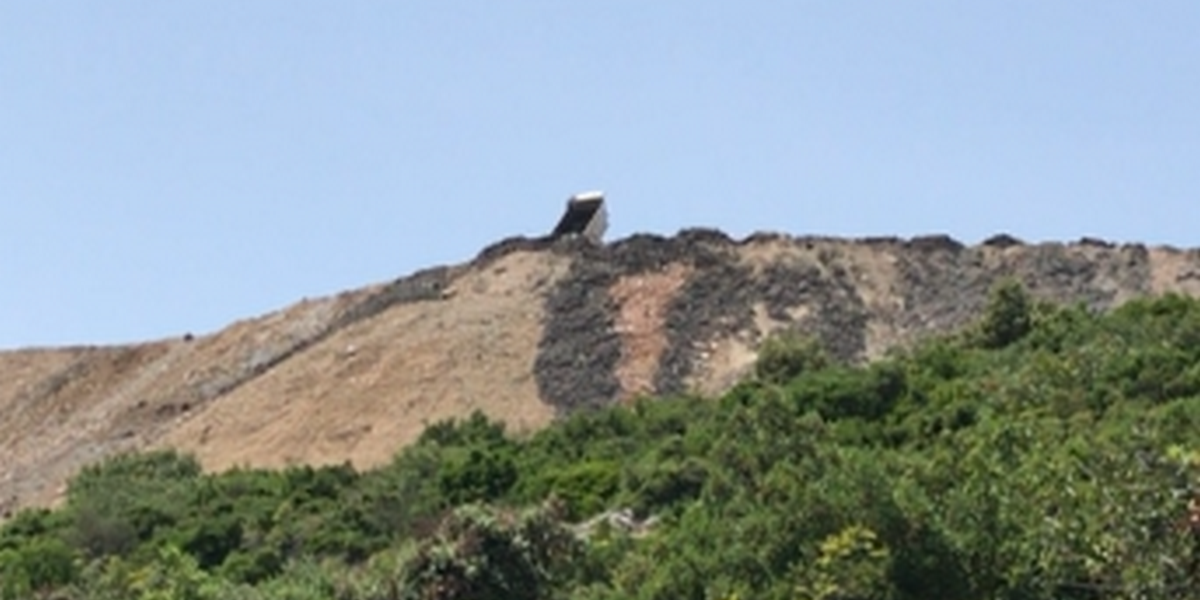 Ilegalni deponij građevinskog otpada iznad Trogira 