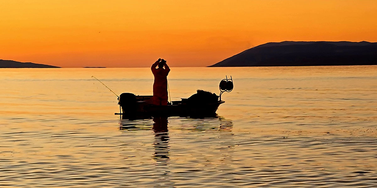 Tučepi, preko ribara na Hvar